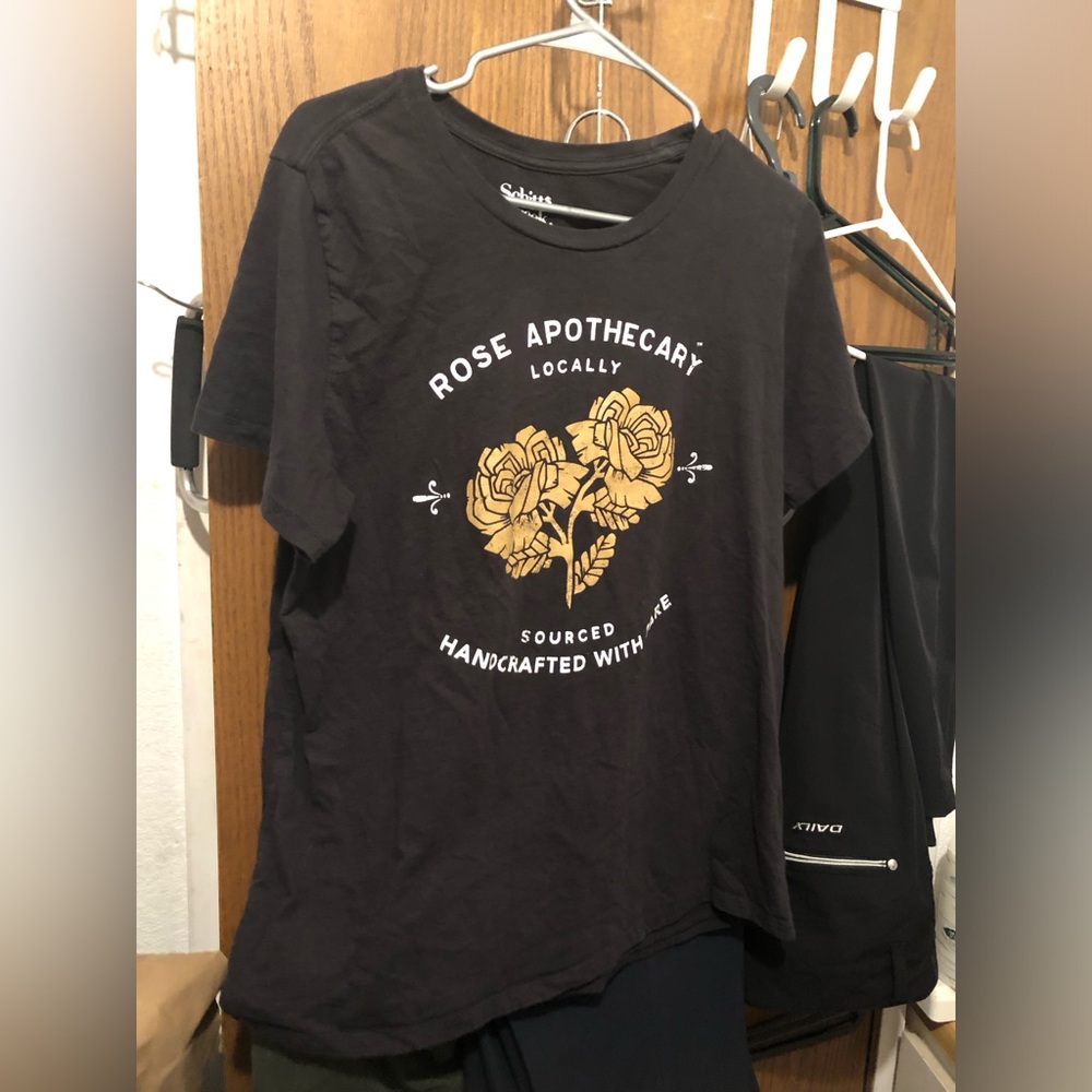 Schitts Creek Black Tee with Gold Floral Design- 141A. *tee deal $12 or 🎉